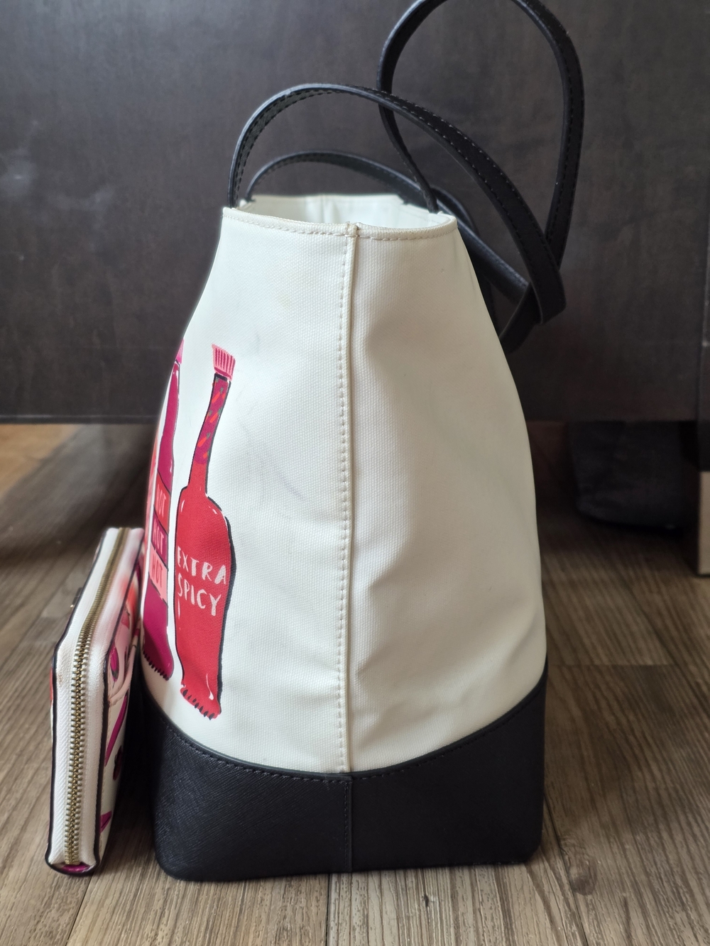 Kate Spade Extra Spicy Hot Sauce Remmi Tote and matching Chili Pepper Zip Wallet - Picture 6 of 12
